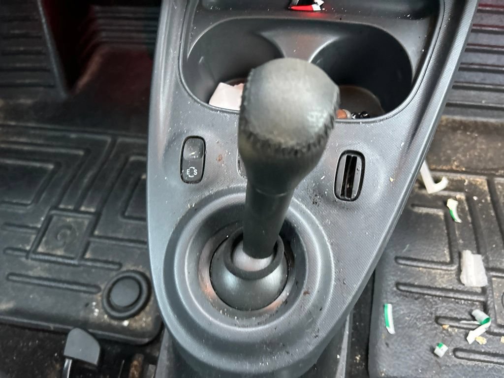 Used 2016 smart fortwo passion RWD image 15