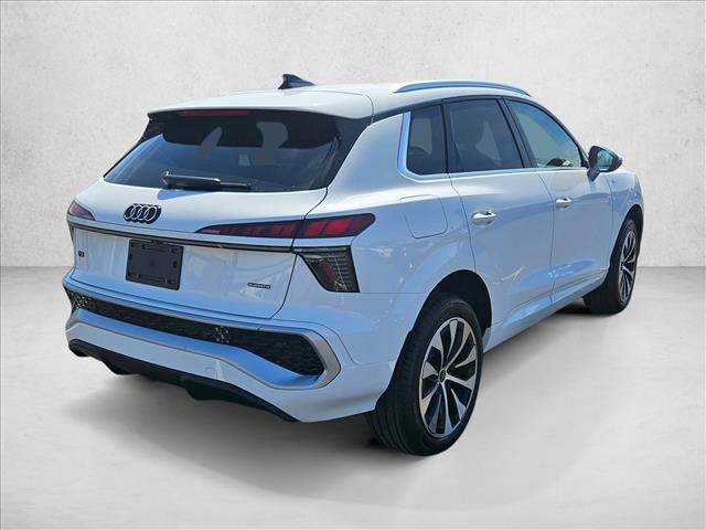 New 2026 Audi Q3 quattro 2.0T AWD/4WD image 2