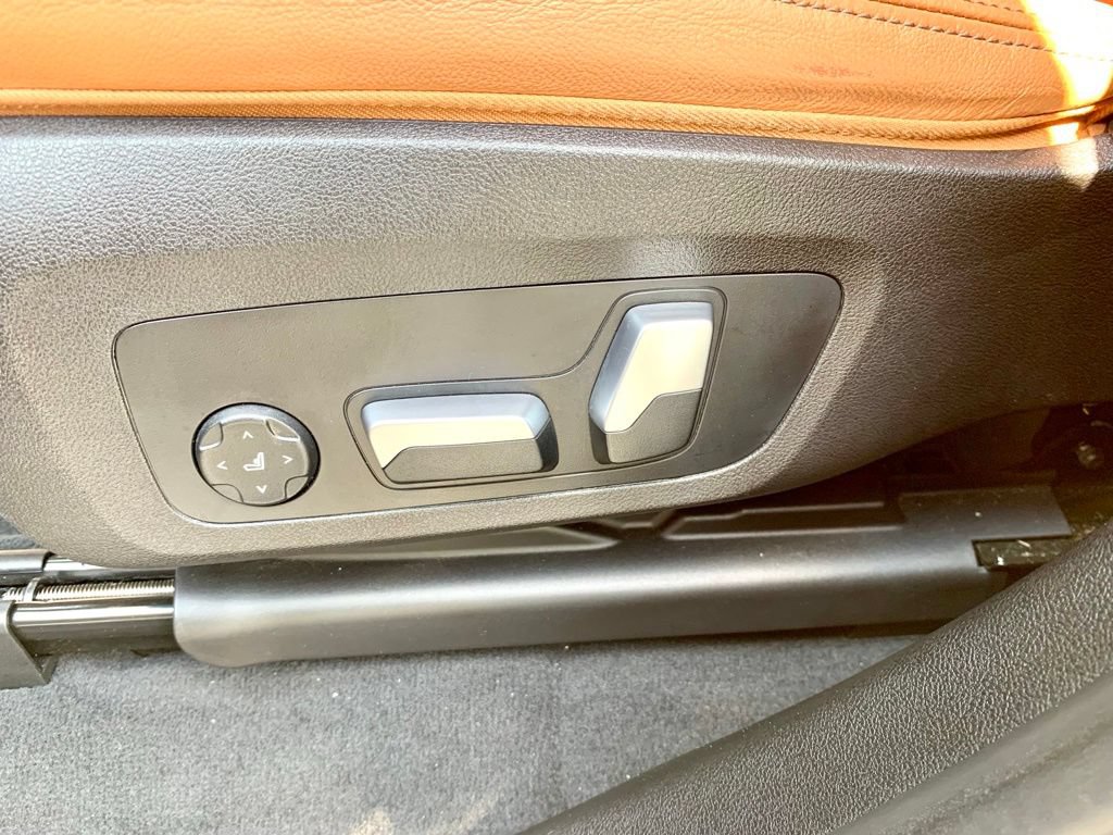 Used 2023 BMW X4 xDrive30i w/ M Sport Package AWD/4WD image 44