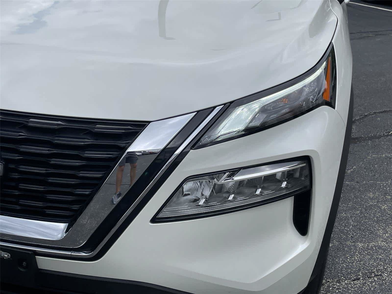 Used 2023 Nissan Rogue SV AWD/4WD image 9