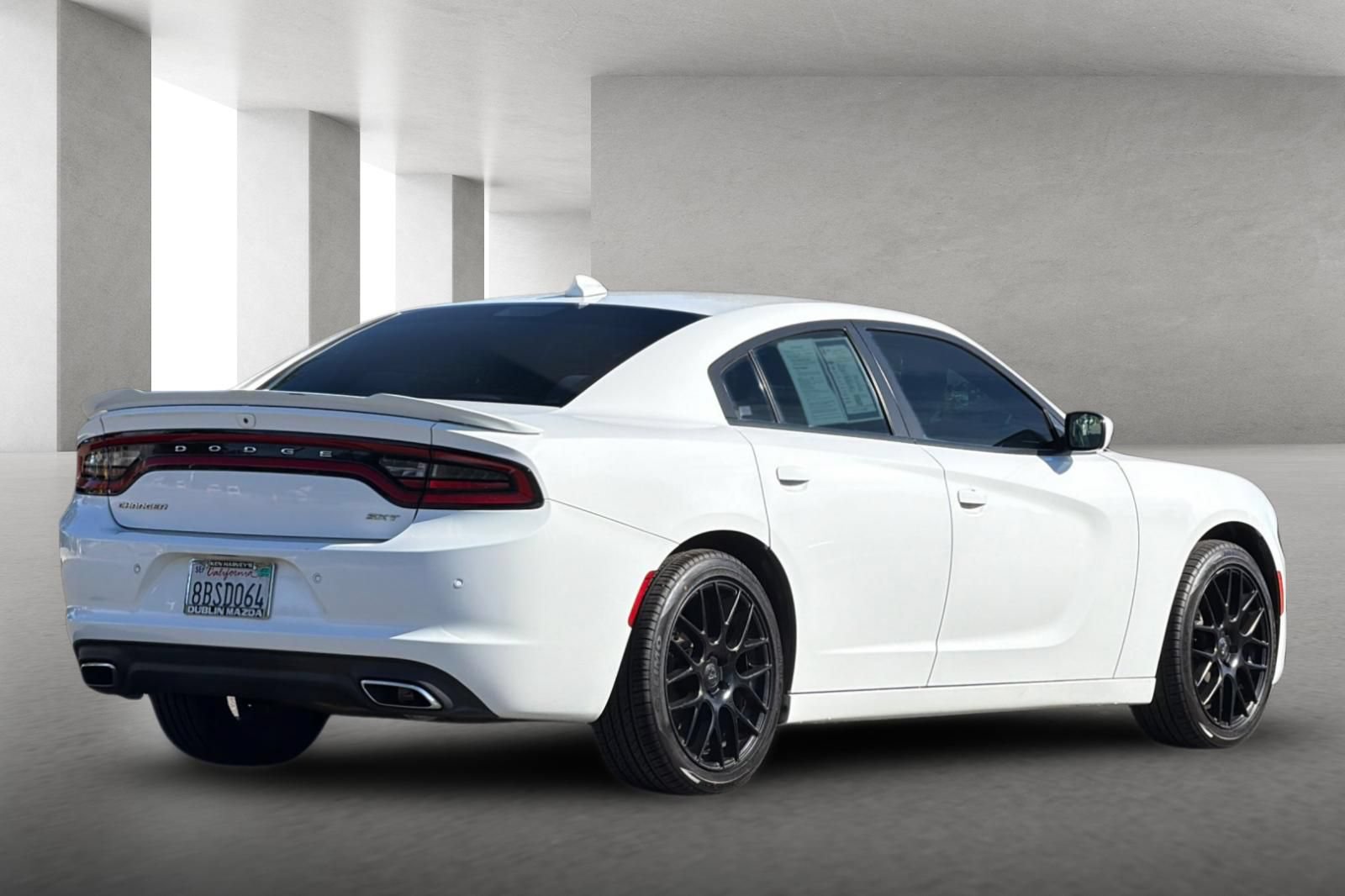 Used 2018 Dodge Charger SXT Plus RWD image 4