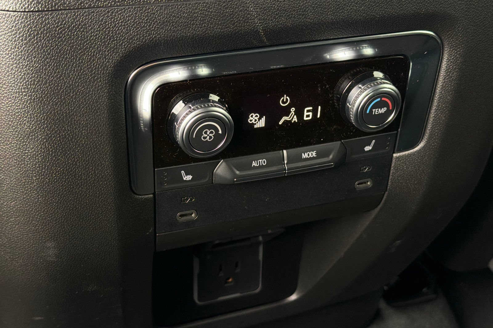 New 2026 GMC Yukon Elevation AWD/4WD image 13