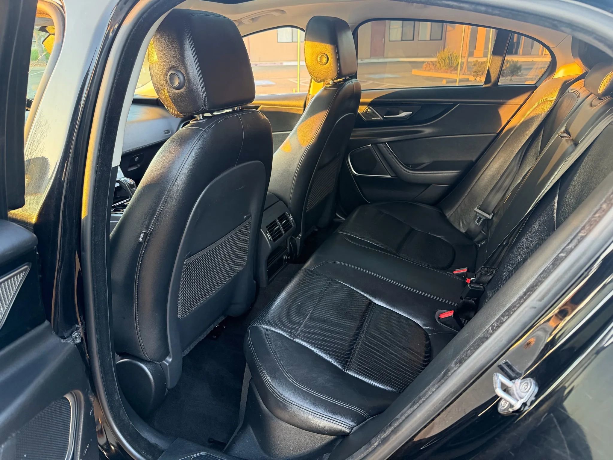 Used 2020 Jaguar XE S RWD image 5