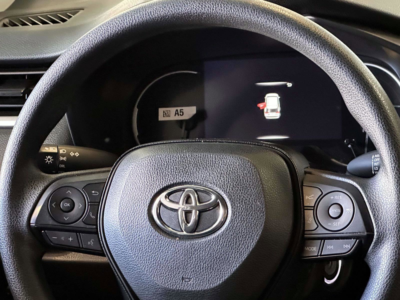Used 2023 Toyota RAV4 LE AWD/4WD image 16