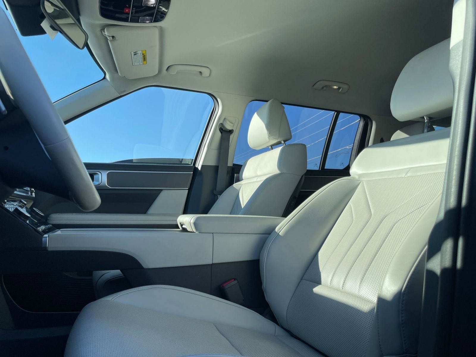 Used 2025 Hyundai Santa Fe SEL FWD image 30