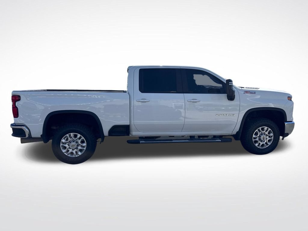 Used 2025 Chevrolet Silverado 2500 LT AWD/4WD image 6
