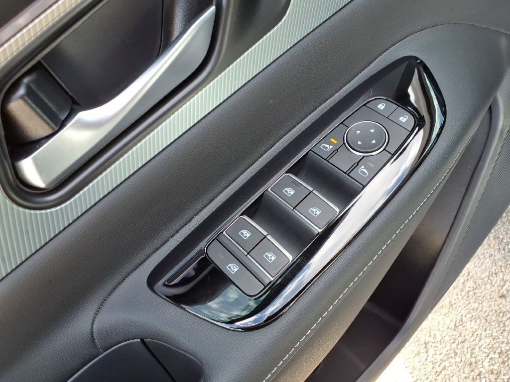 Used 2025 Nissan Murano SL w/ Cargo Package AWD/4WD image 10