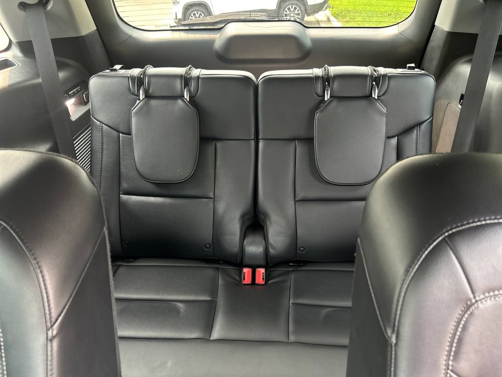 Used 2023 Ford Explorer Limited w/ Equipment Group 301A AWD/4WD image 14