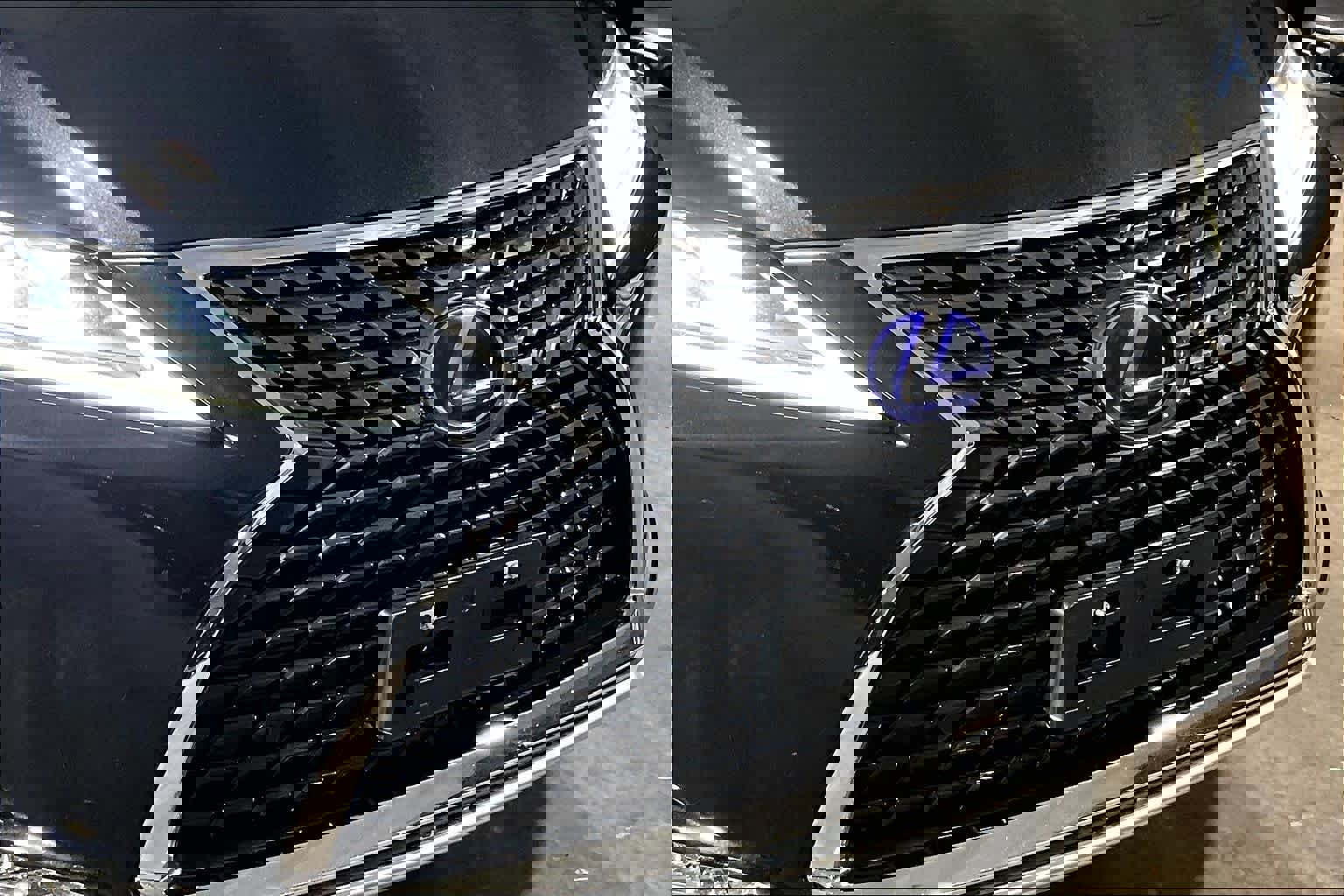 Used 2022 Lexus RX 450hL Luxury w/ Cold Area Package (CT) image 55