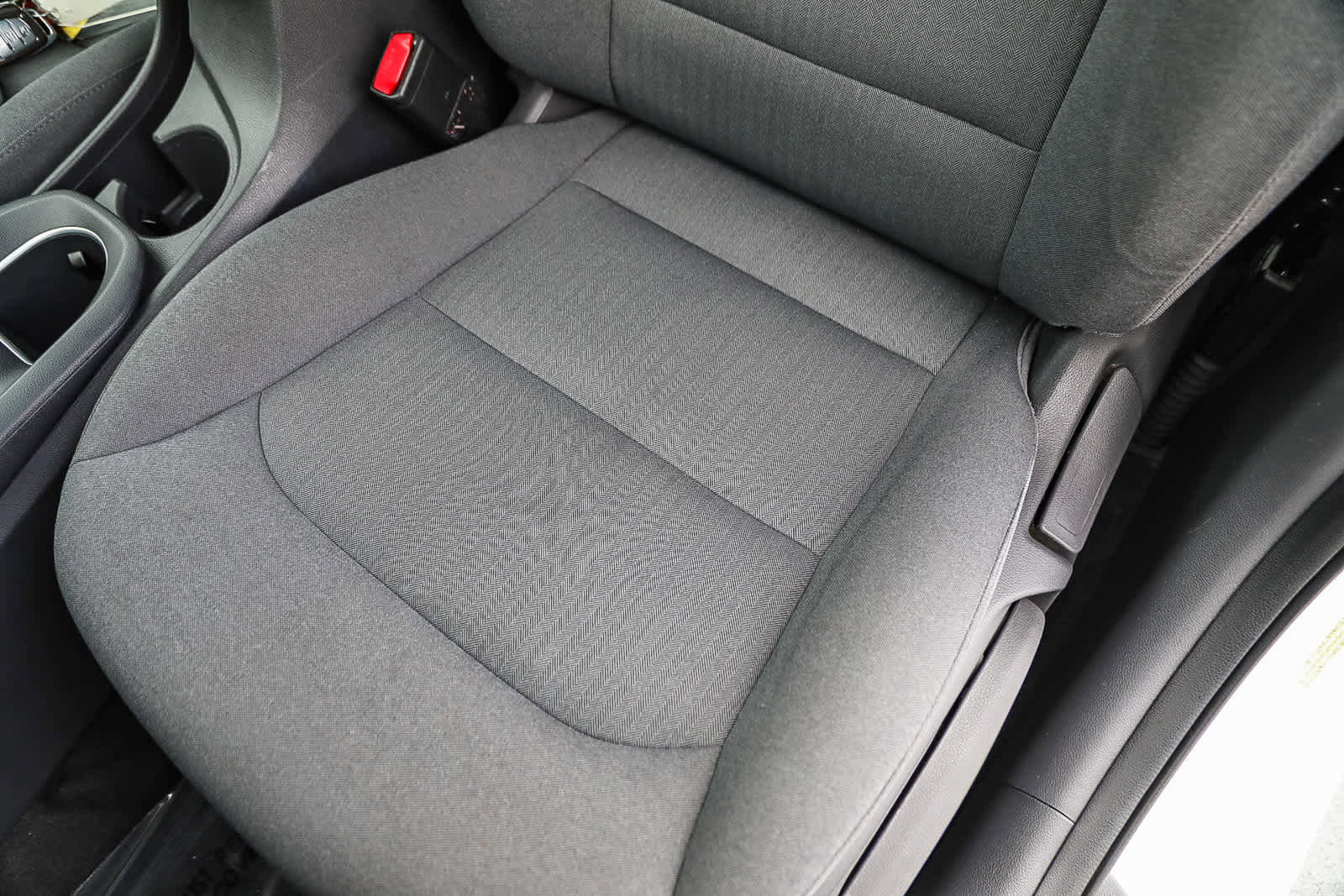 Used 2020 Hyundai Ioniq SE image 21