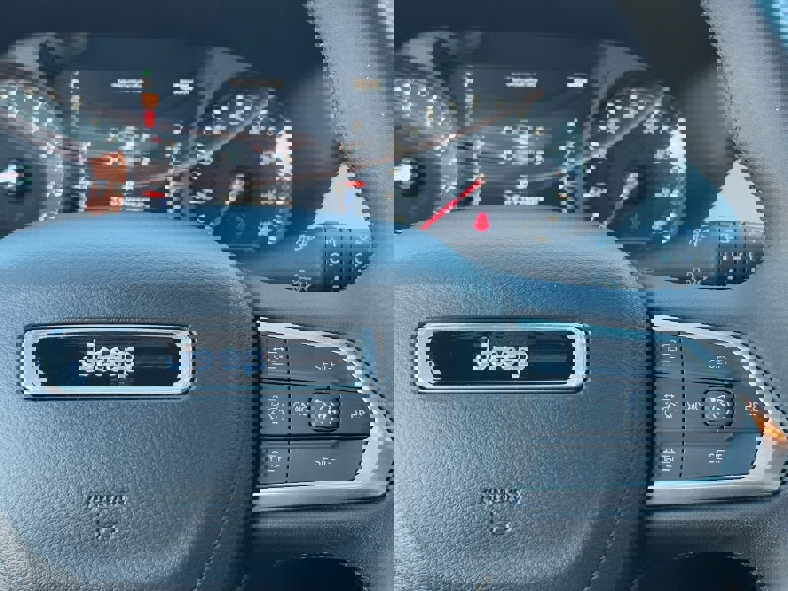 Used 2024 Jeep Compass Limited image 22