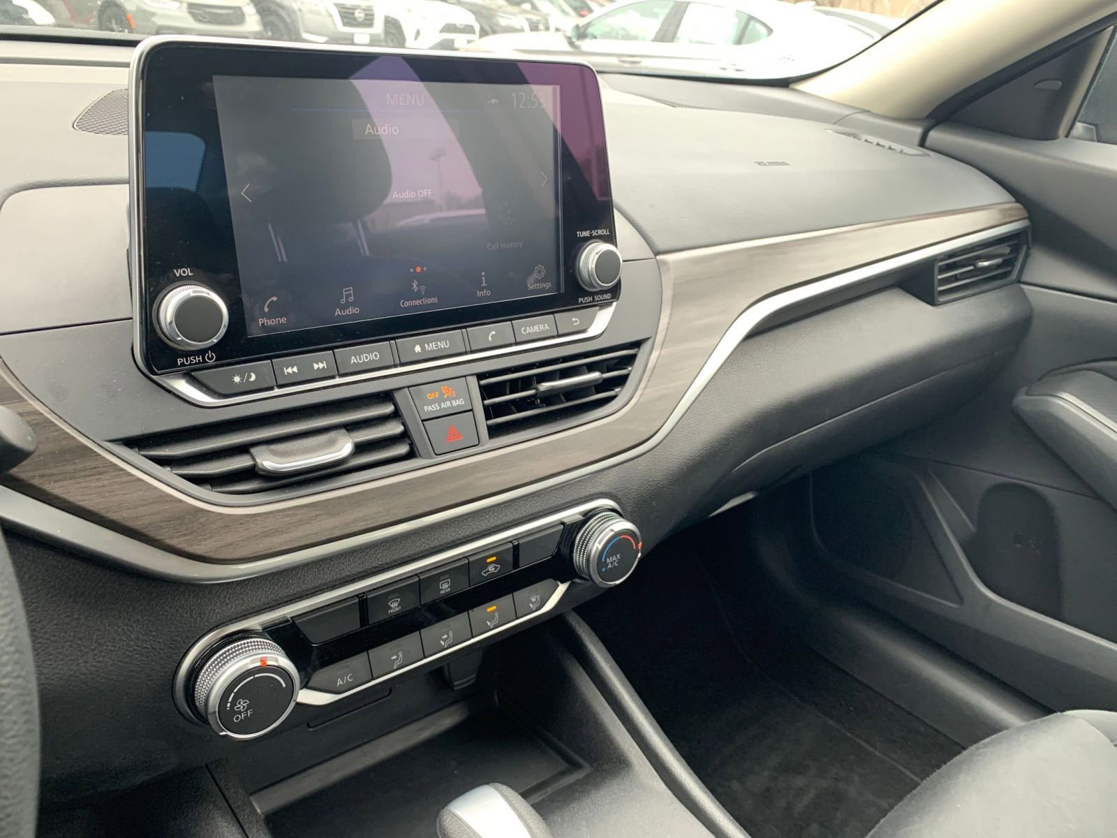 Used 2025 Nissan Altima 2.5 SV image 17