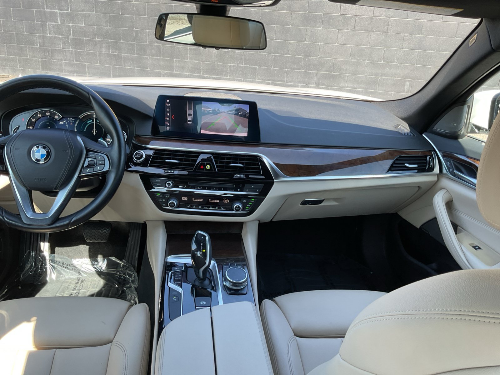 Used 2019 BMW 530e w/ Convenience Package RWD image 14