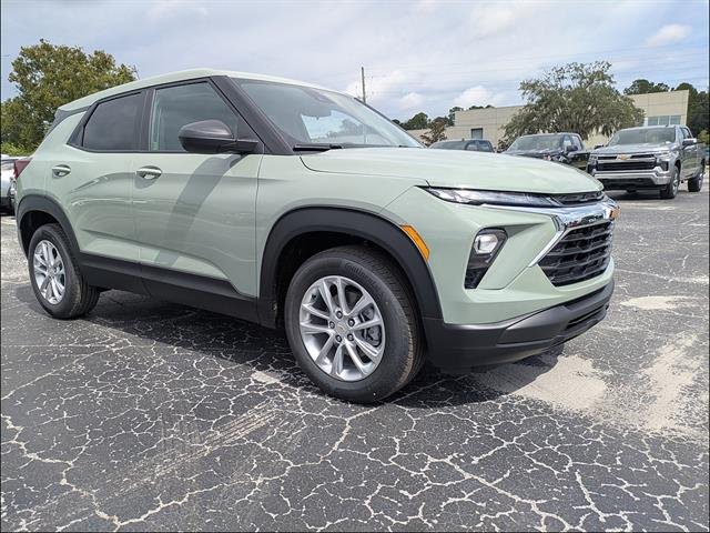 New 2026 Chevrolet TrailBlazer LS w/ LS Convenience Package FWD image 2