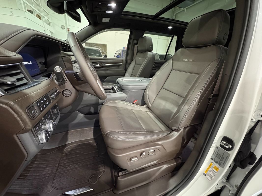 Used 2023 GMC Yukon Denali w/ LPO, Floor Liner Package AWD/4WD image 9