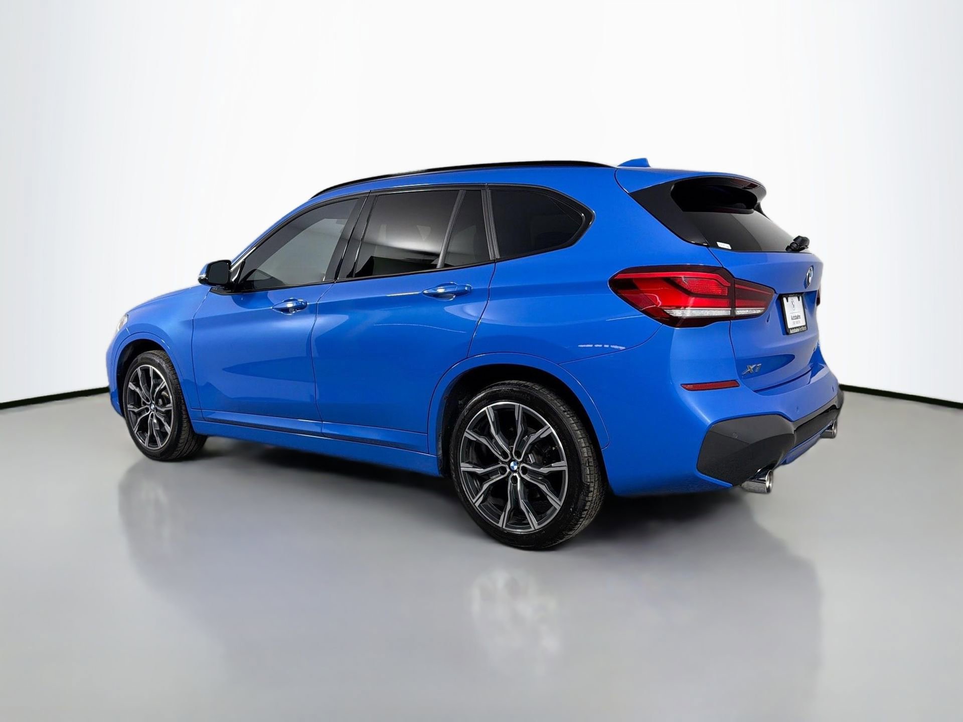 Used 2022 BMW X1 xDrive28i w/ M Sport Package image 8