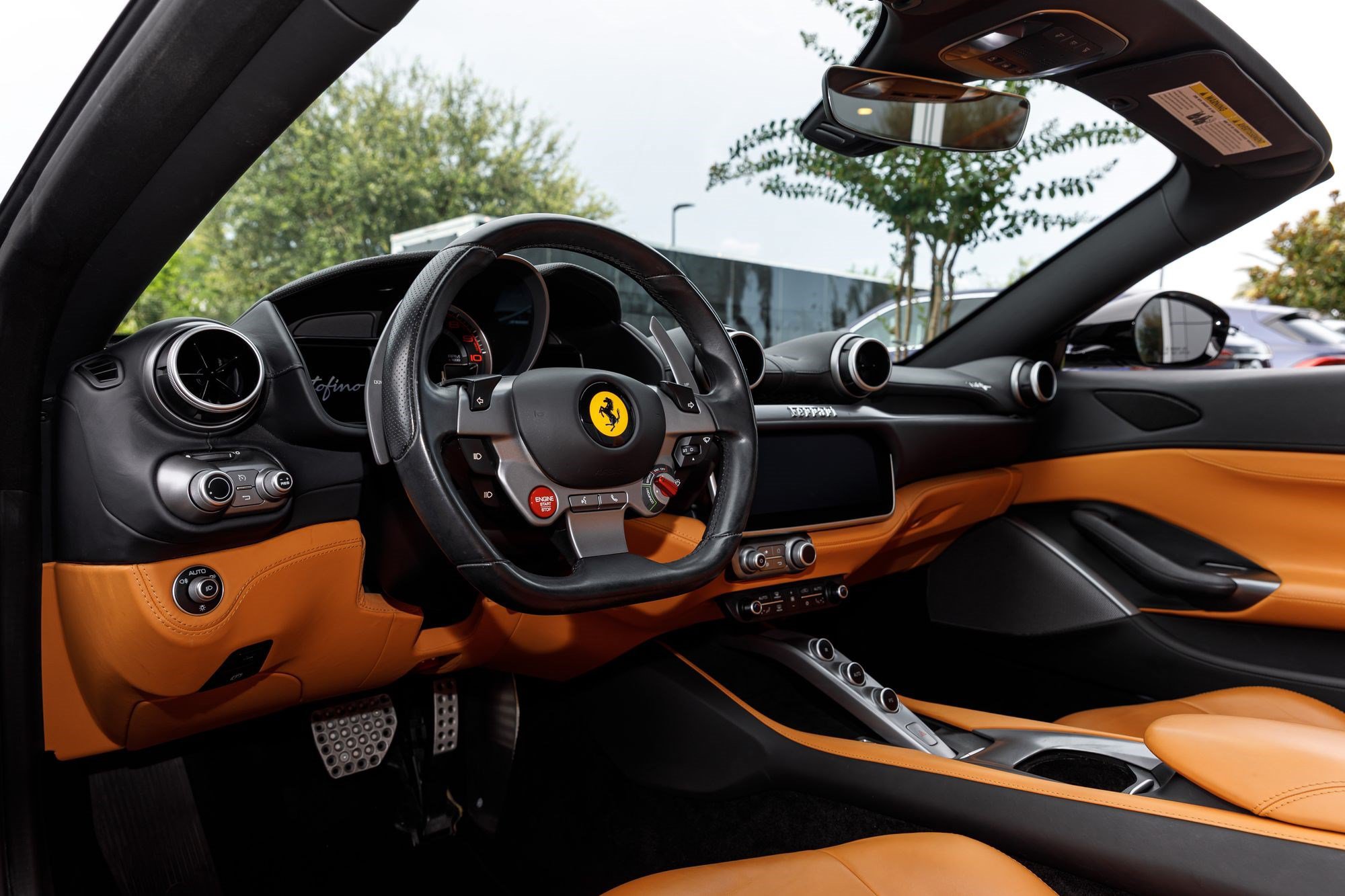 Used 2019 Ferrari Portofino RWD image 22