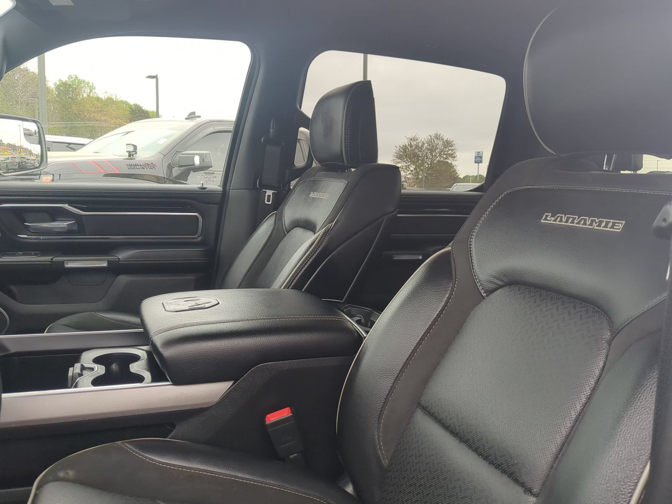 Used 2022 RAM 1500 Laramie AWD/4WD image 14