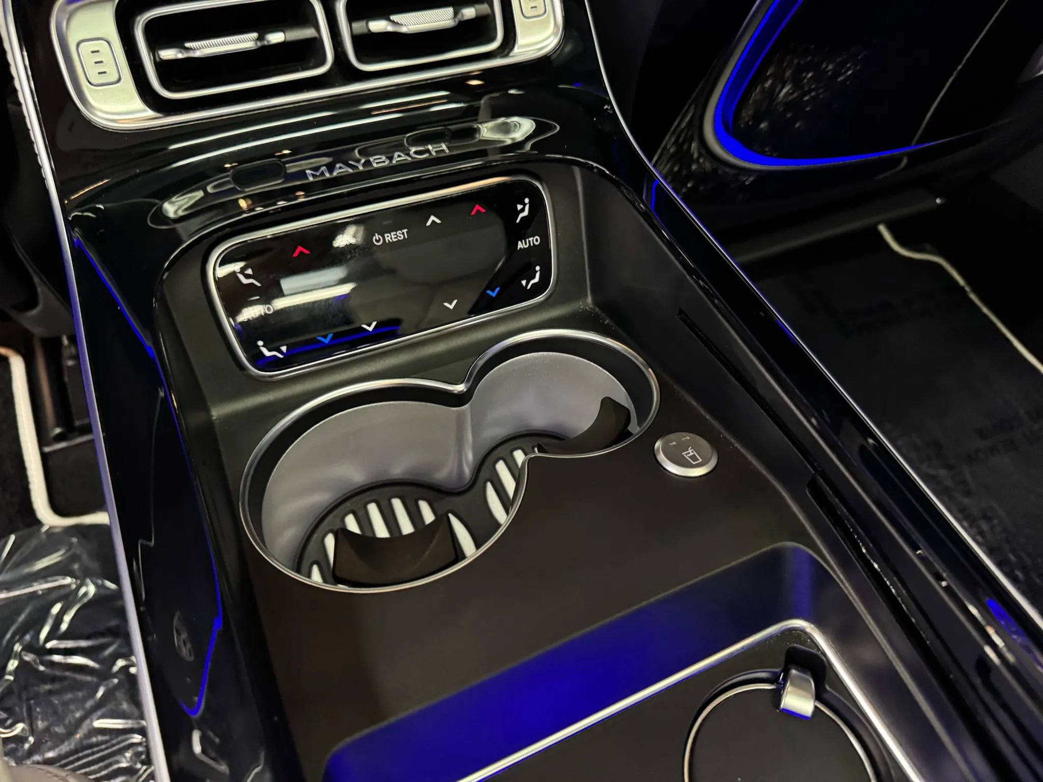 Used 2023 Mercedes-Benz Maybach S 680 S 680 4MATIC Sedan 4D w/ Manufaktur Leather Package image 46