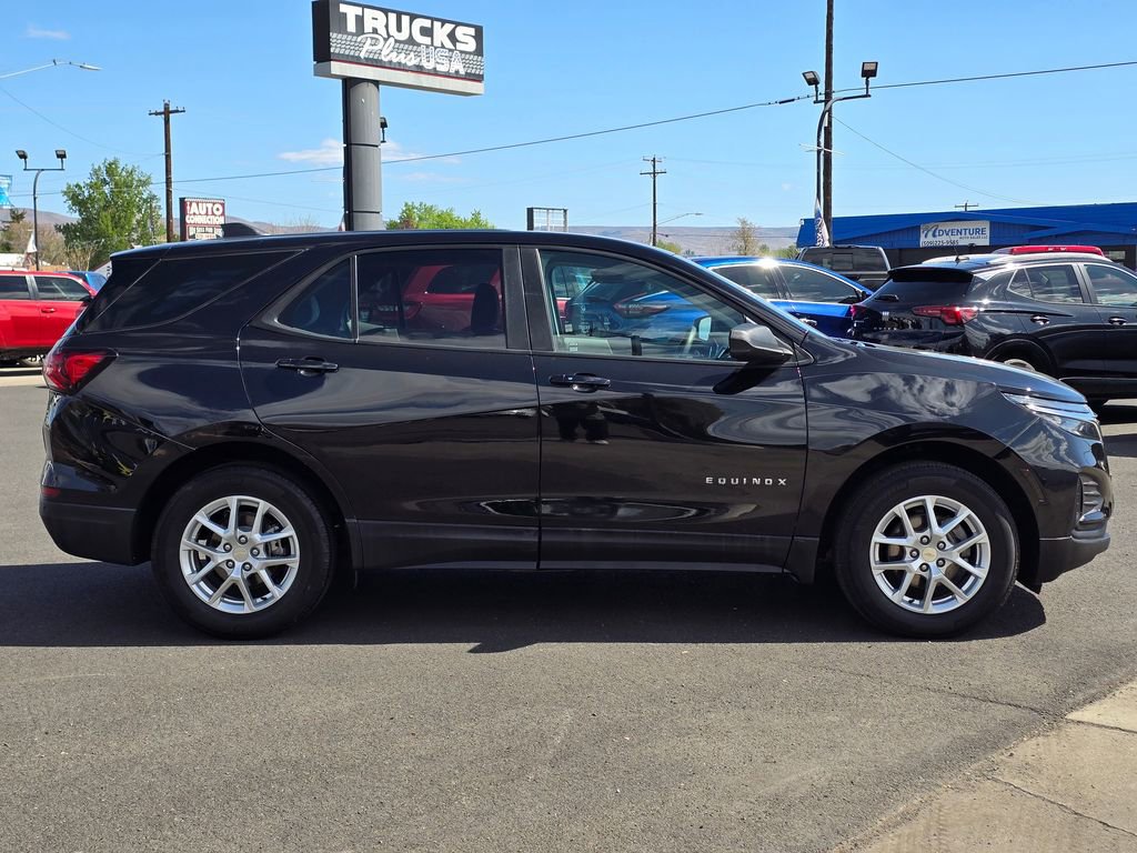 Used 2023 Chevrolet Equinox LS w/ LPO, Cargo Package FWD image 6