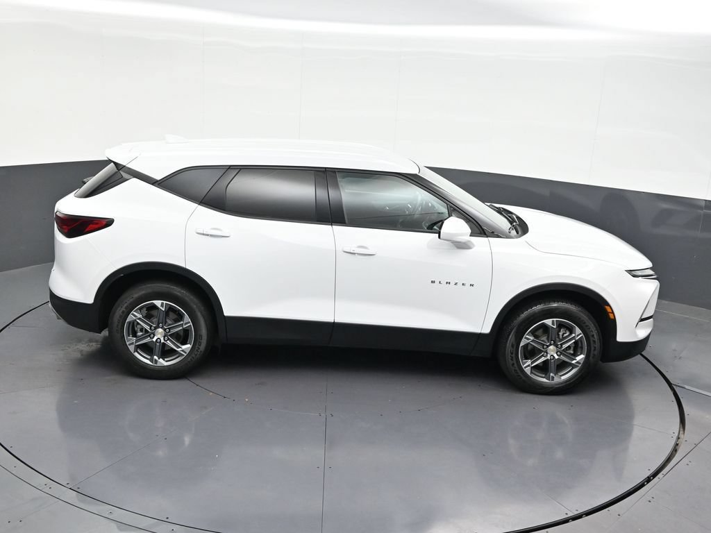 Used 2024 Chevrolet Blazer LT FWD image 25