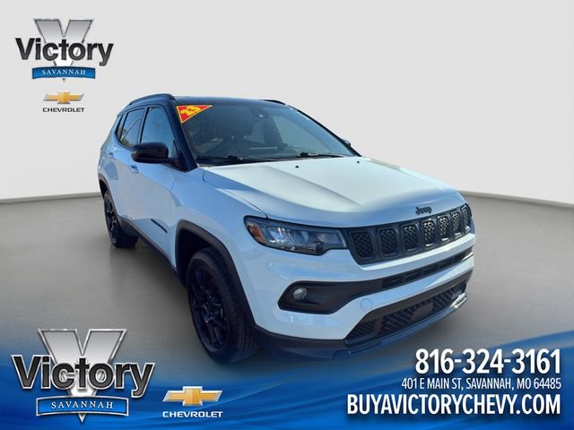 Used 2023 Jeep Compass Latitude AWD/4WD image 1
