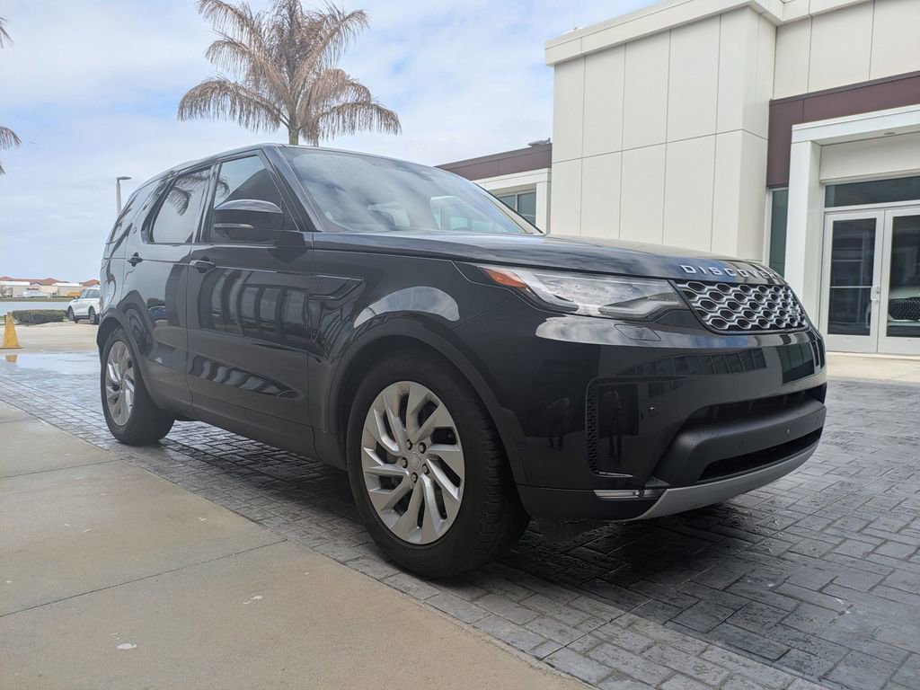 Certified 2025 Land Rover Discovery S image 3