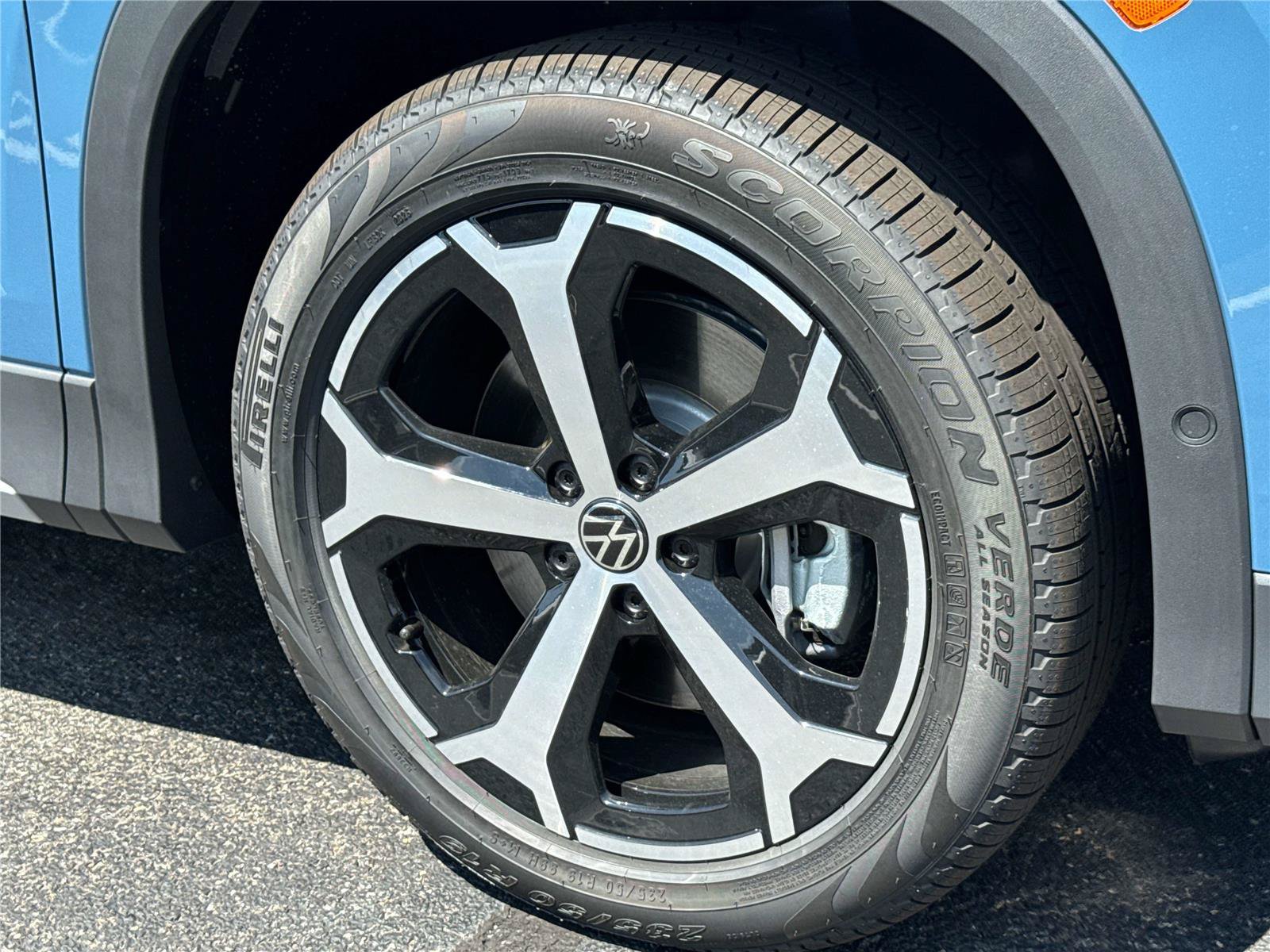 New 2026 Volkswagen Tiguan SE AWD/4WD image 9