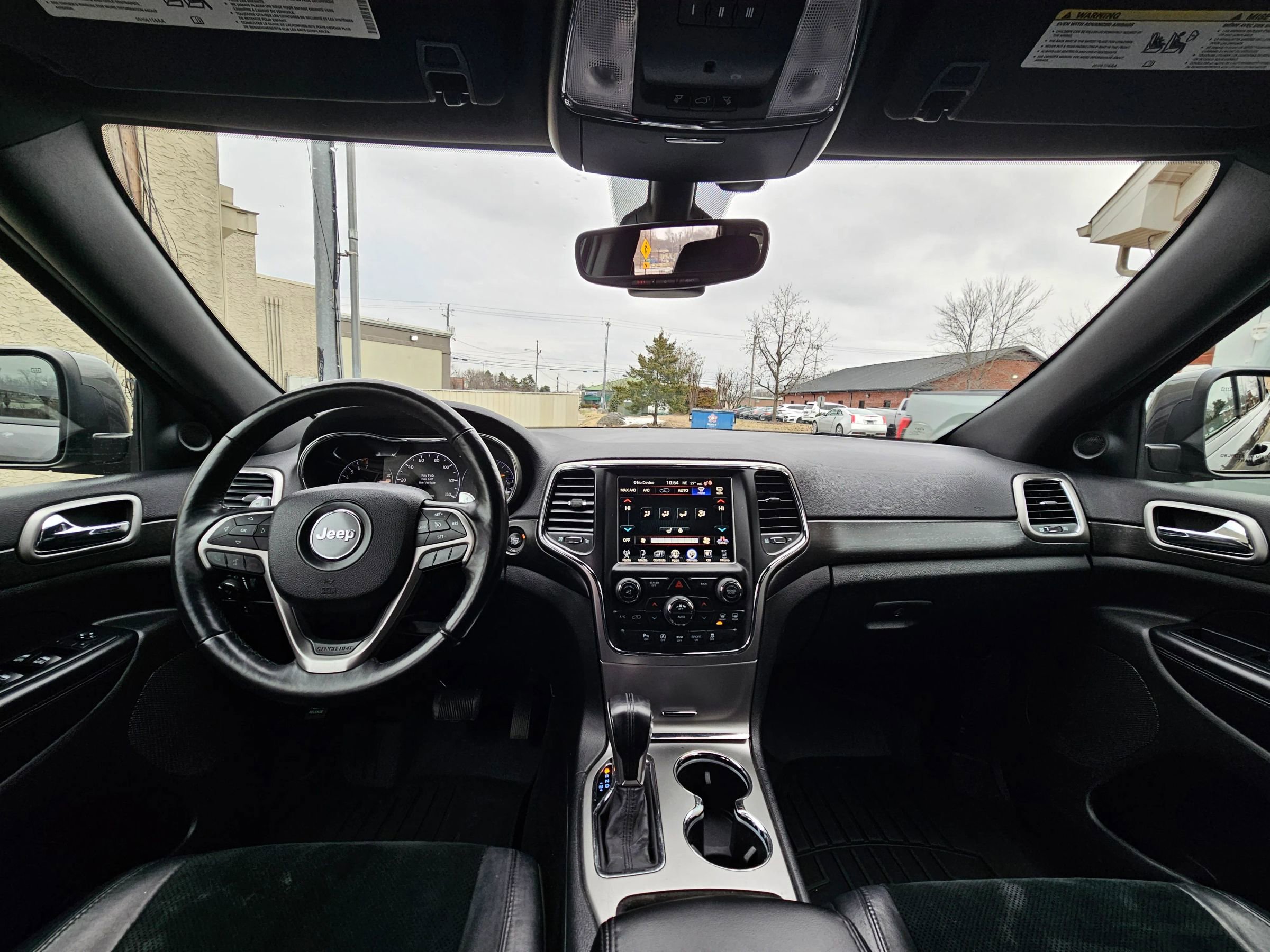 Used 2017 Jeep Grand Cherokee Altitude image 24