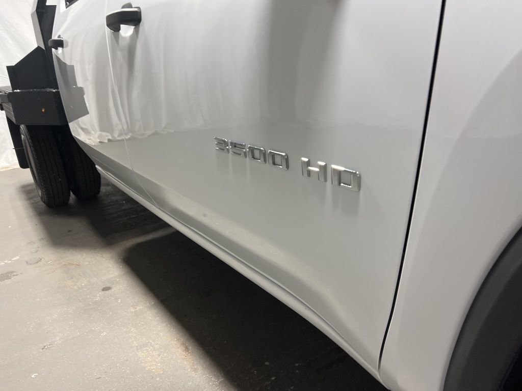 Used 2025 Chevrolet Silverado 3500 W/T image 9