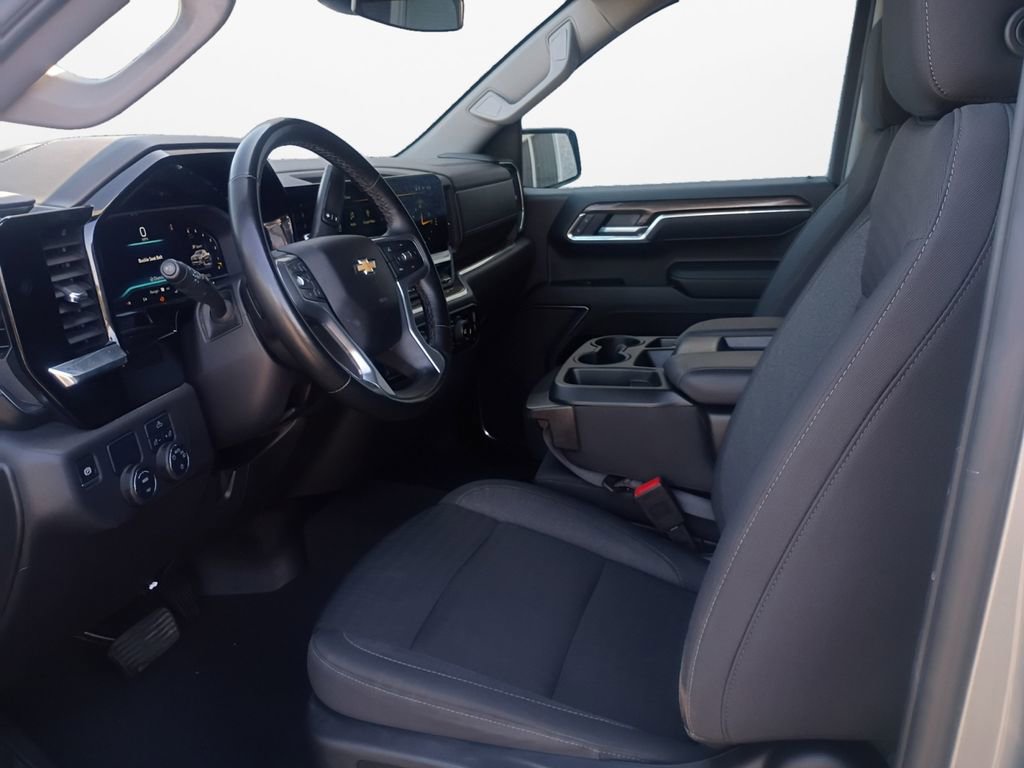 Used 2025 Chevrolet Silverado 1500 LT RWD image 19