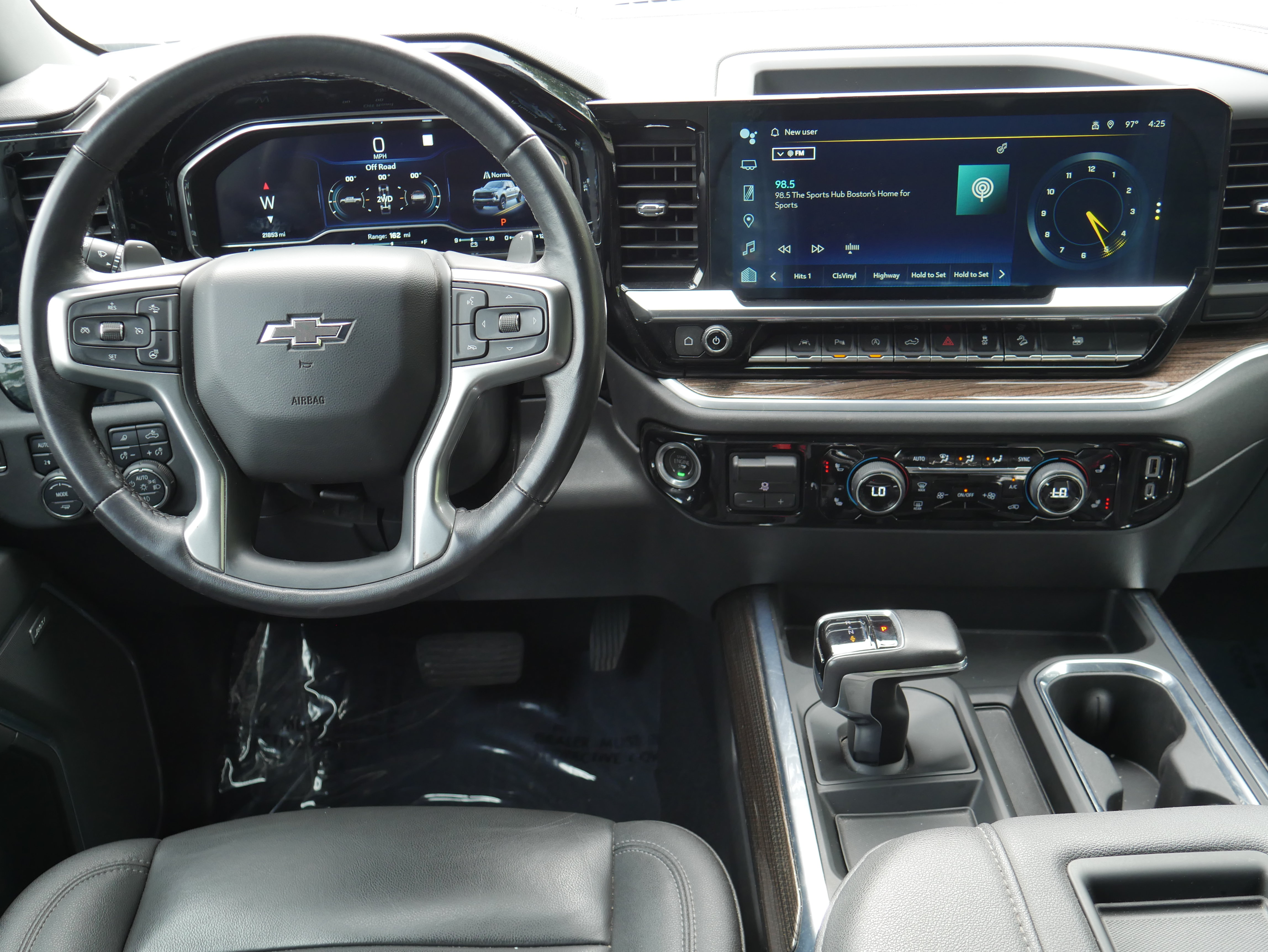 Certified 2022 Chevrolet Silverado 1500 LT Trail Boss w/ LT Trail Boss Premium Package AWD/4WD image 18