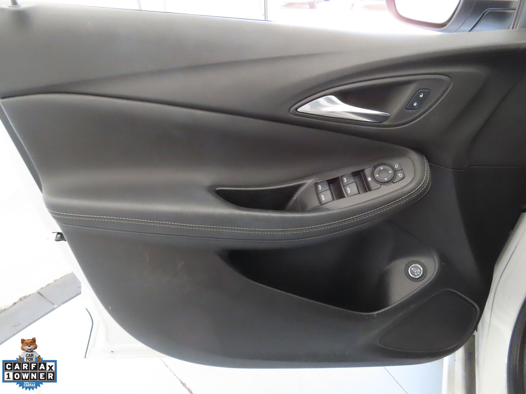 Used 2023 Buick Encore GX Select w/ Sport Touring Package FWD image 10