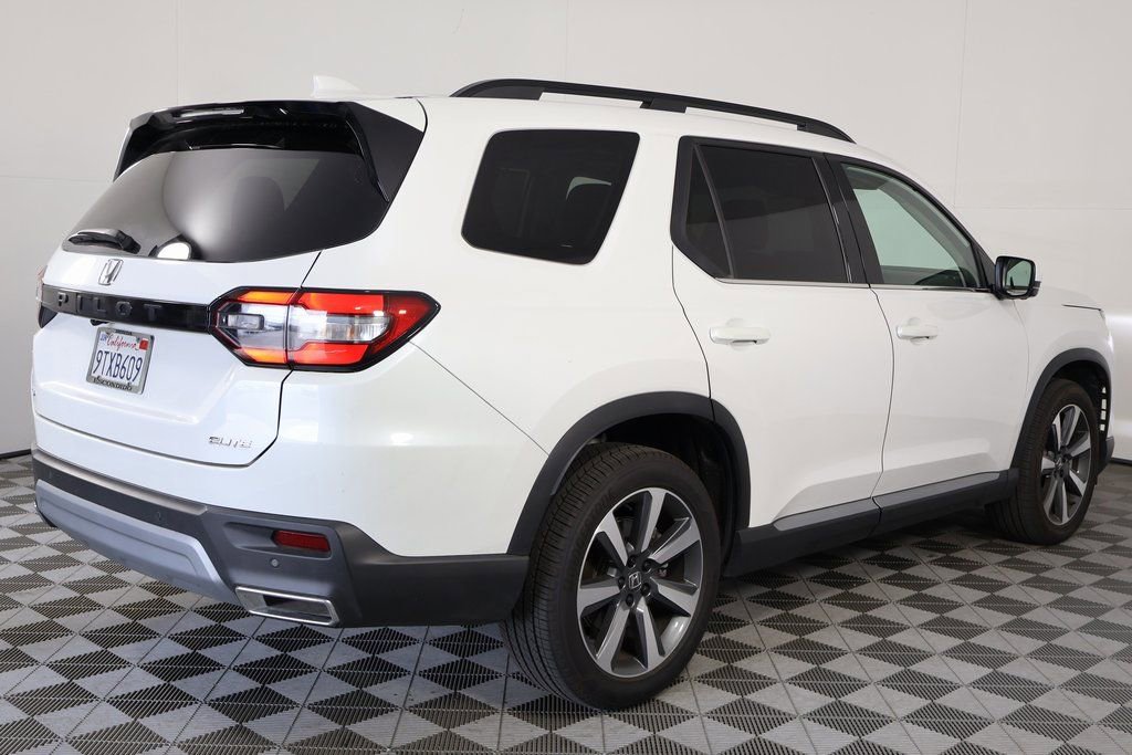 Used 2025 Honda Pilot Elite image 4
