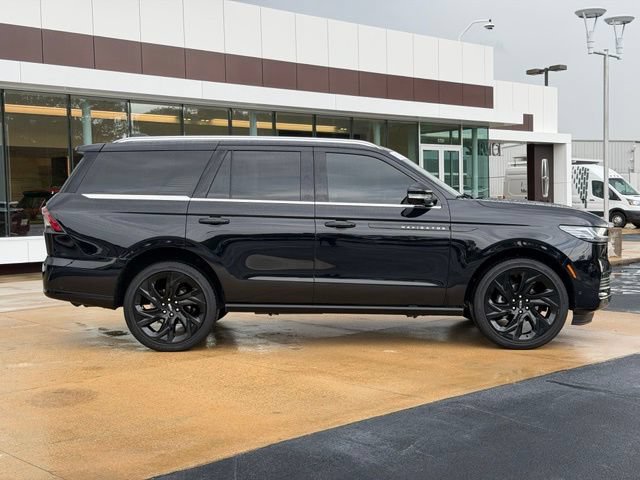 Used 2025 Lincoln Navigator Black Label AWD/4WD image 10