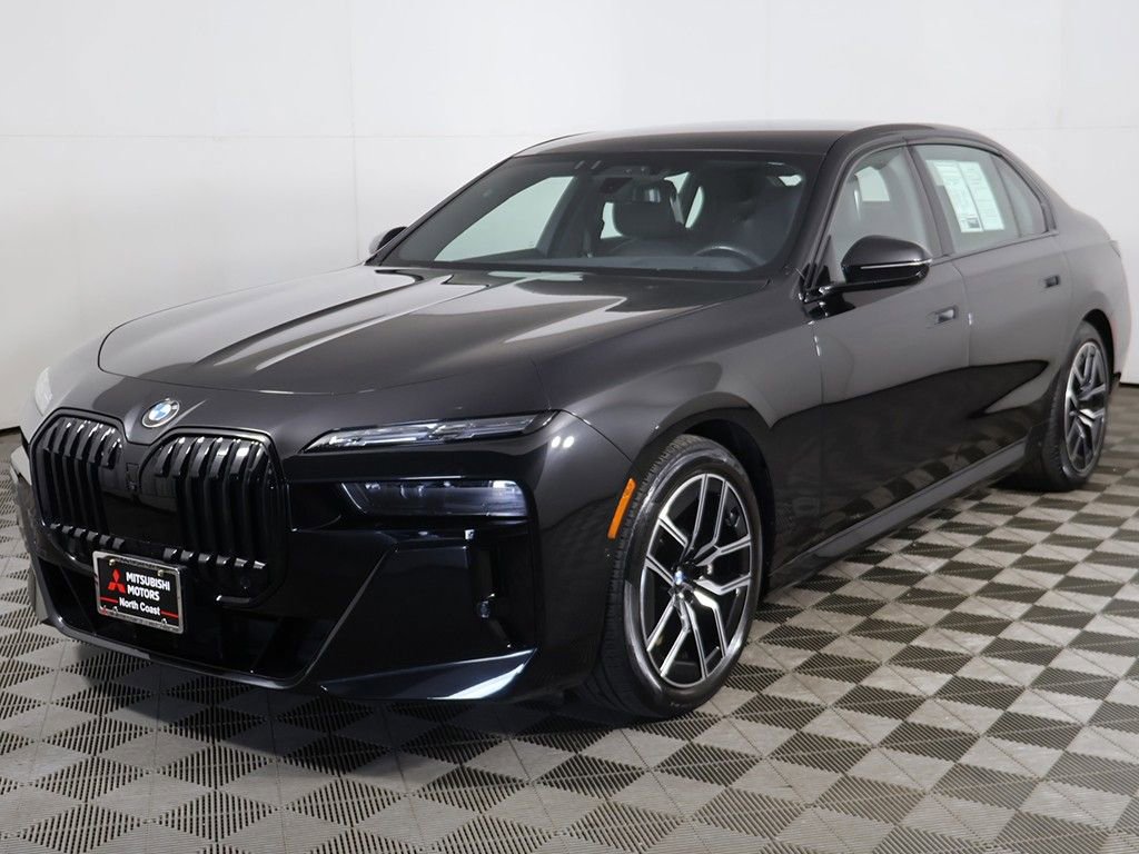 Used 2023 BMW 760i xDrive w/ Executive Package AWD/4WD image 13
