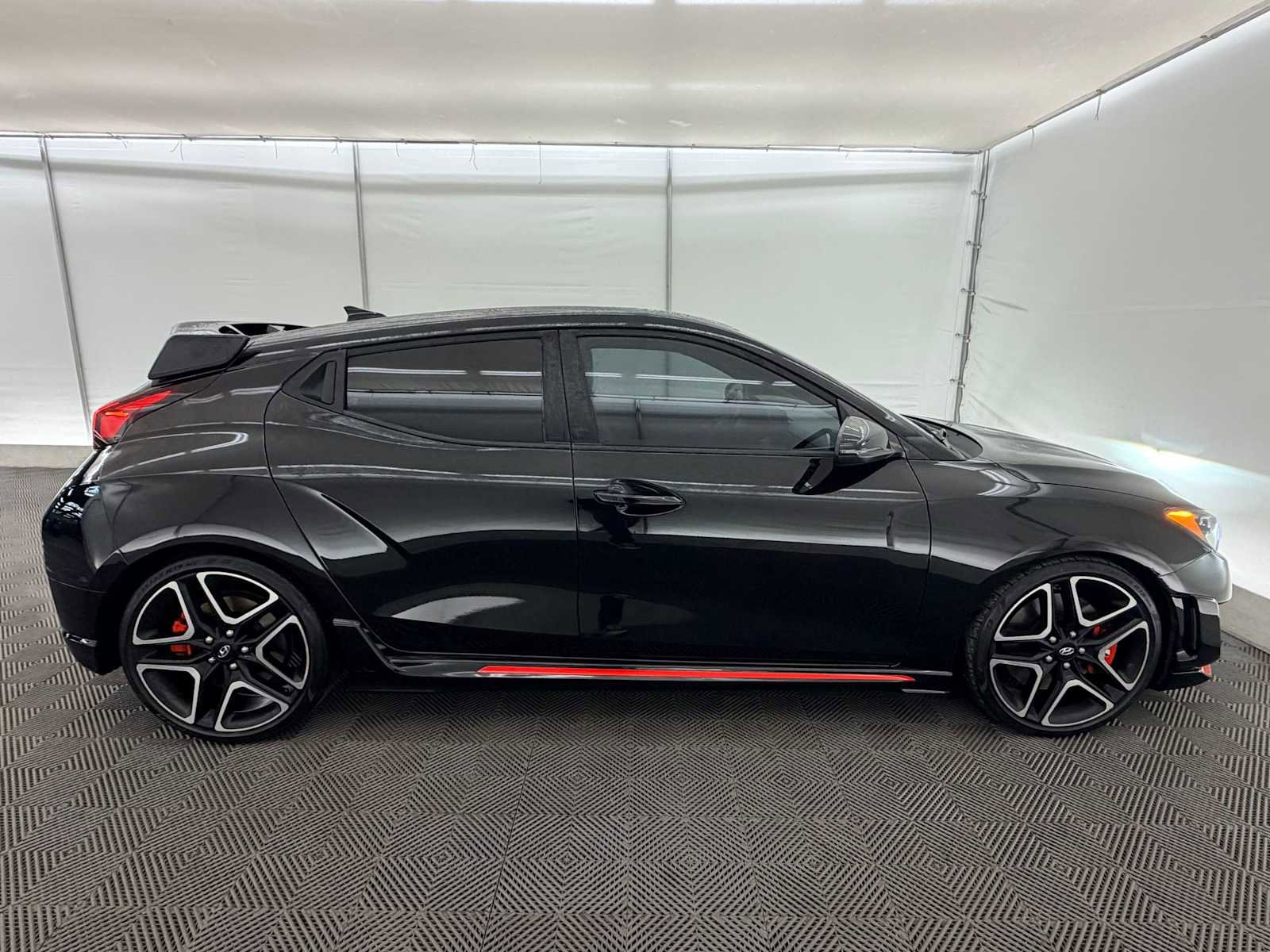 Used 2022 Hyundai Veloster N image 7