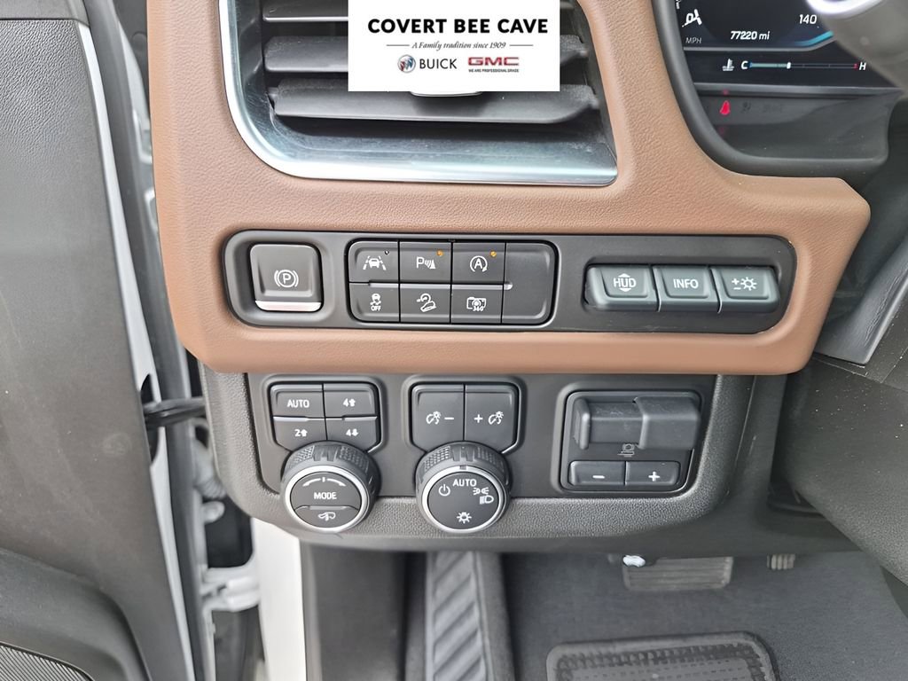 Used 2023 Chevrolet Suburban High Country image 34