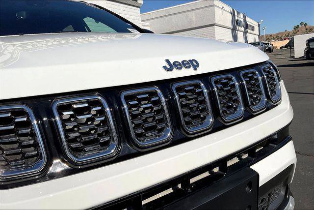 Certified 2025 Jeep Compass Limited image 30