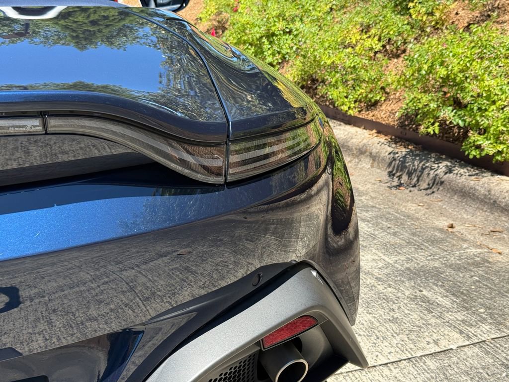 Used 2021 Aston Martin V8 Vantage Roadster RWD image 21