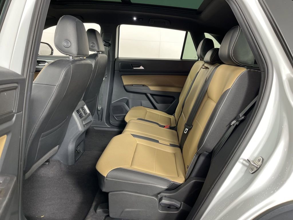 Used 2022 Volkswagen Atlas Cross Sport SE w/ Panoramic Sunroof Package image 24