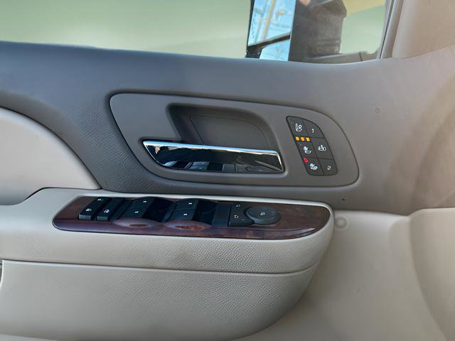 Used 2014 Chevrolet Silverado 2500 LTZ w/ LTZ Plus Package image 9