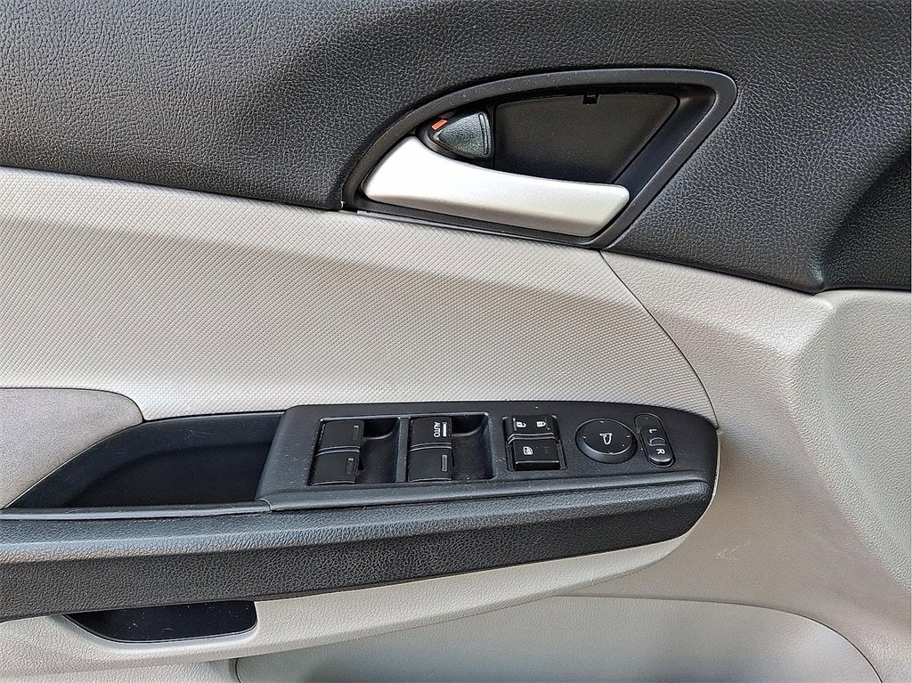 Used 2012 Honda Accord LX image 13