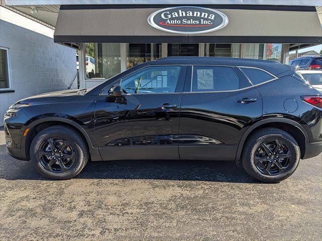 Used 2025 Chevrolet Blazer LT w/ Convenience Package FWD image 2