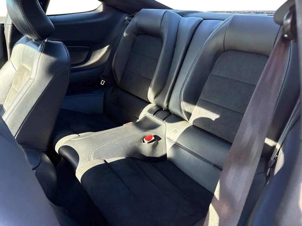 Used 2021 Ford Mustang GT Premium w/ GT Performance Package RWD image 16