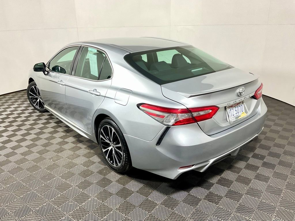Used 2018 Toyota Camry SE image 11