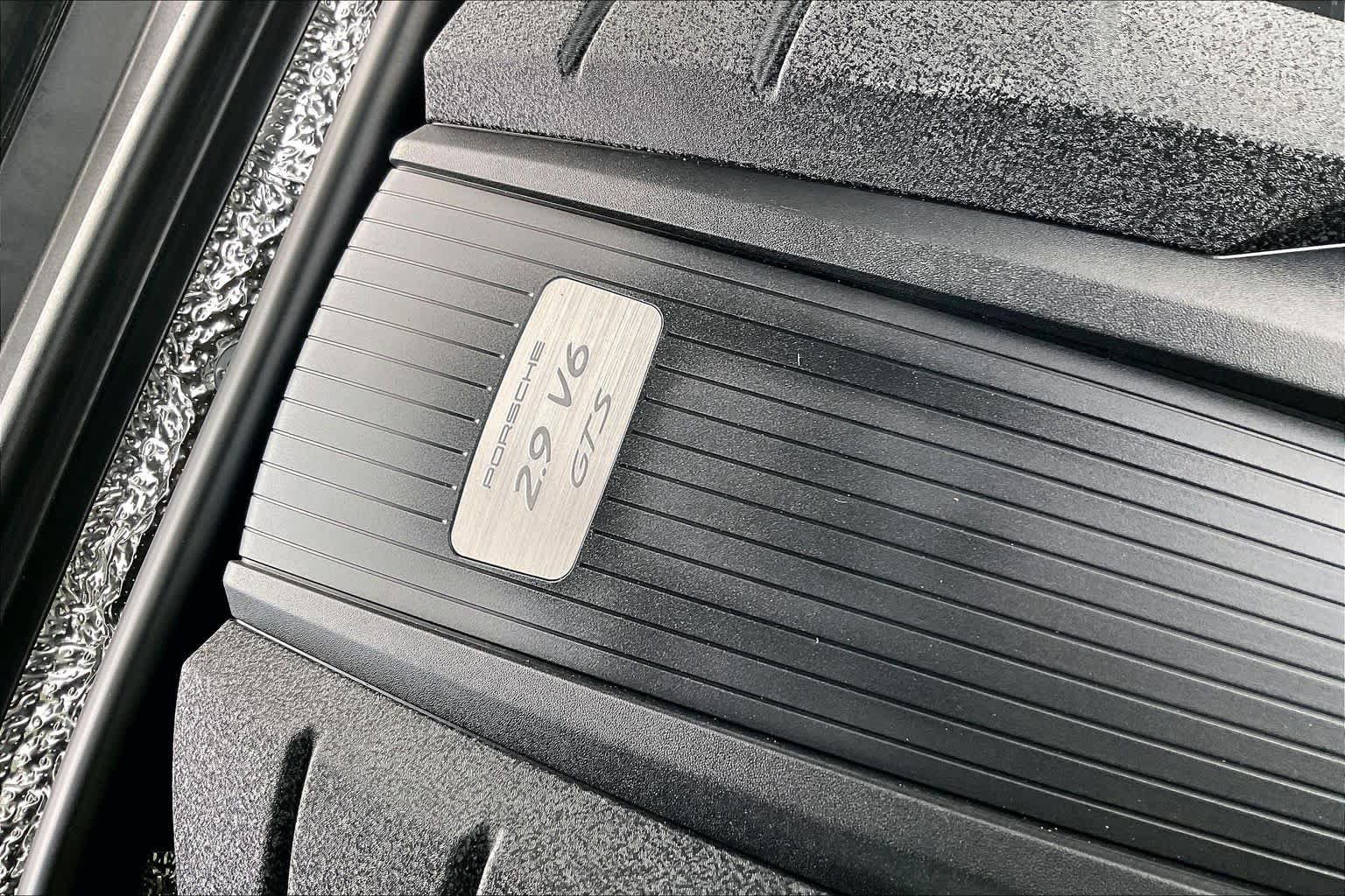 Used 2024 Porsche Macan GTS AWD/4WD image 33