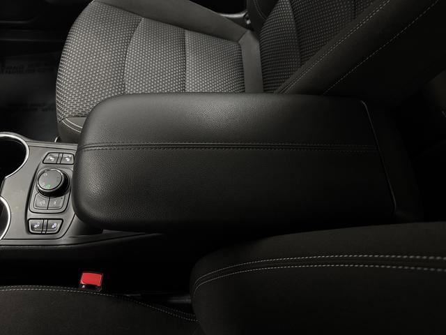 Used 2023 GMC Terrain SLE w/ Driver Convenience Package image 19