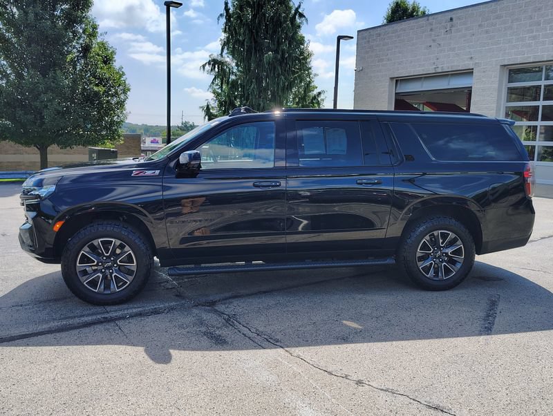 Used 2024 Chevrolet Suburban Z71 w/ Luxury Package AWD/4WD image 13