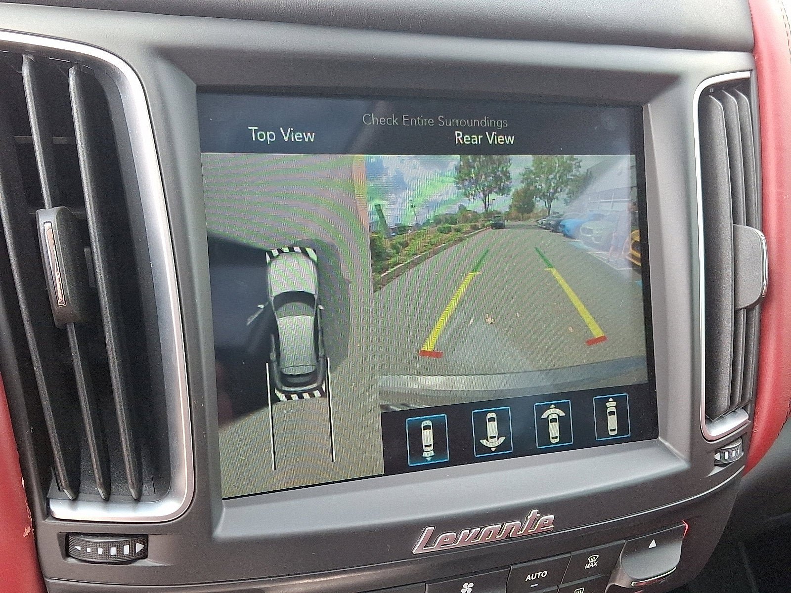 Used 2019 Maserati Levante Trofeo AWD/4WD image 19